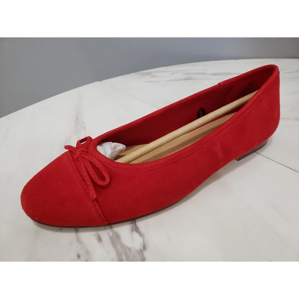 NEW H&M Ballet Flats Womens Size 7 Red Faux Suede Slip On Shoes Round Toe Velvet